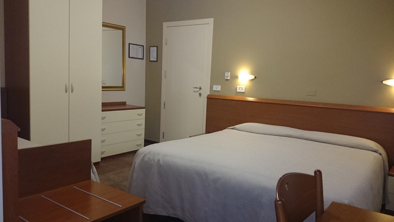 Hotel Beaurivage Fano Quarto foto